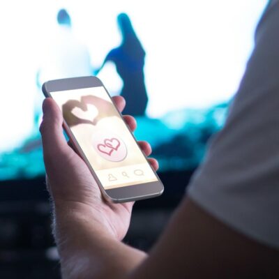 10 Ways to Spot and Report Tinder Bots